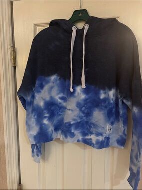 Tie-Dye Blue Cropped Hoodie with White Drawstrings